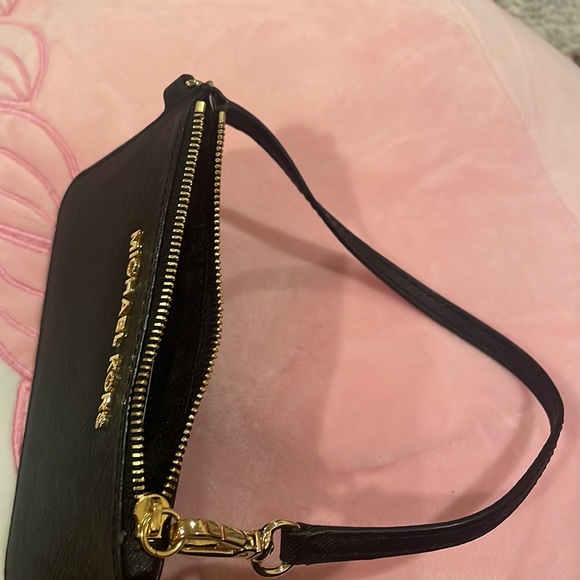 Michael Kors Wallet - Picture 2 of 4